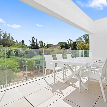 De Lujo En Elviria-marbella A Metros De La Playa