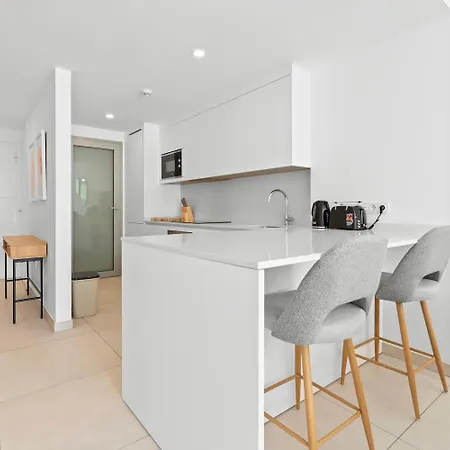 De Lujo En Elviria-marbella A Metros De La Playa