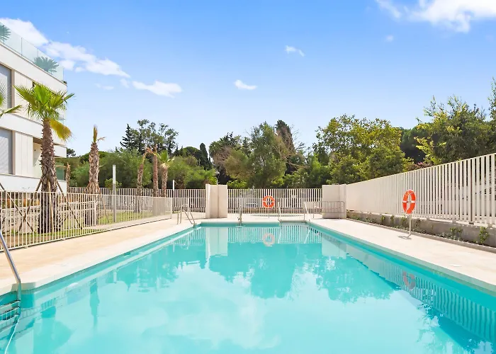 Apartment De Lujo En Elviria-marbella A Metros De La Playa Marbella