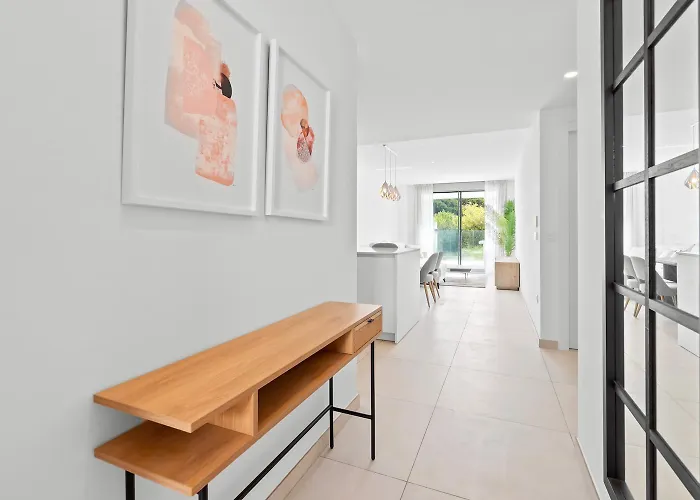 De Lujo En Elviria-marbella A Metros De La Playa Apartment *