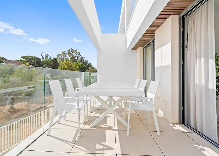 Apartment De Lujo En Elviria-marbella A Metros De La Playa Marbella