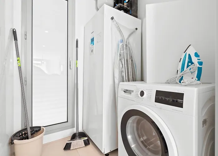 De Lujo En Elviria-marbella A Metros De La Playa