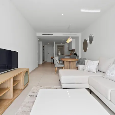 Apartment De Lujo En Elviria-marbella A Metros De La Playa