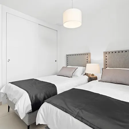 De Lujo En Elviria-marbella A Metros De La Playa Apartamento *