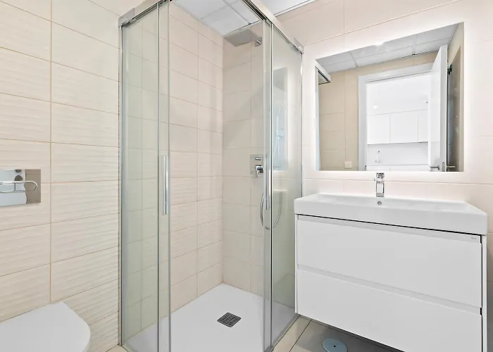 公寓 De Lujo En Elviria-marbella A Metros De La Playa