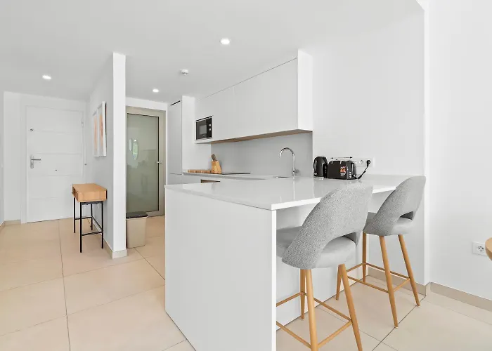 De Lujo En Elviria-marbella A Metros De La Playa