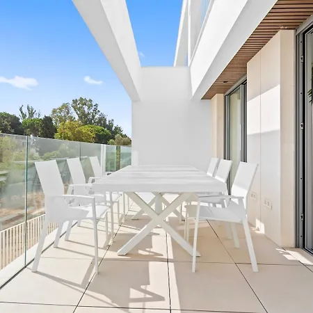 Appartamento De Lujo En Elviria-marbella A Metros De La Playa Marbella